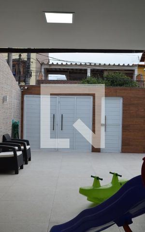 Casa à venda com 270m², 3 quartos e 3 vagasÁrea Externa - Garagem