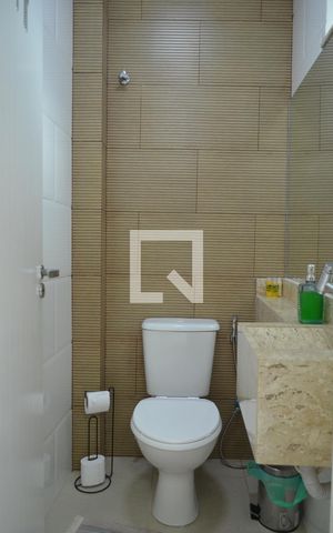 Casa à venda com 270m², 3 quartos e 3 vagasBanheiro Externo