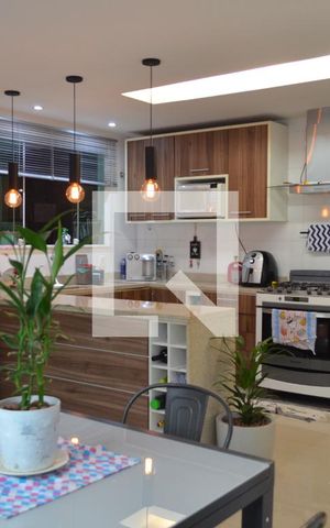 Casa à venda com 270m², 3 quartos e 3 vagasCozinha