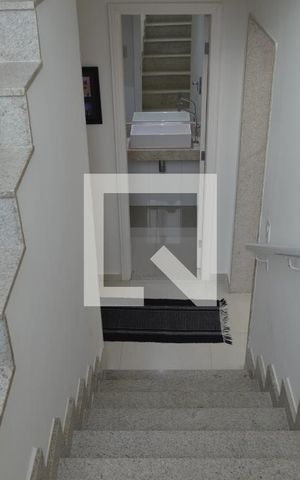 Casa à venda com 270m², 3 quartos e 3 vagasAcesso aos Quartos