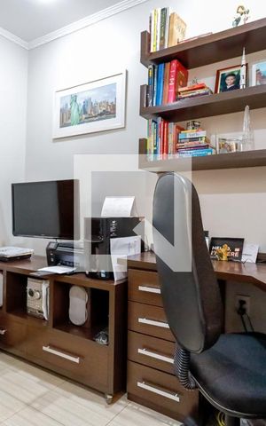 Casa à venda com 240m², 3 quartos e 2 vagas