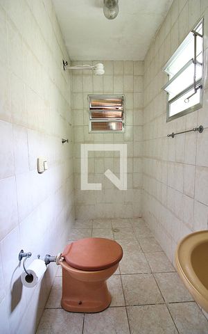 Casa à venda com 150m², 3 quartos e 2 vagasBanheiro de Serviço