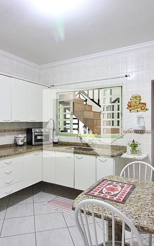 Casa à venda com 150m², 3 quartos e 2 vagasCozinha