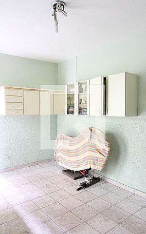 Casa à venda com 150m², 3 quartos e 2 vagasQuarto de Serviço