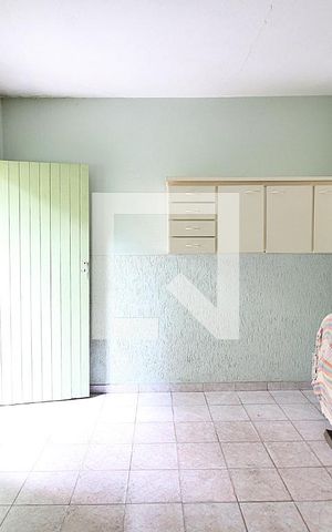 Casa à venda com 150m², 3 quartos e 2 vagasQuarto de Serviço