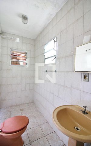 Casa à venda com 150m², 3 quartos e 2 vagasBanheiro de Serviço