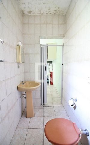 Casa à venda com 150m², 3 quartos e 2 vagasBanheiro de Serviço