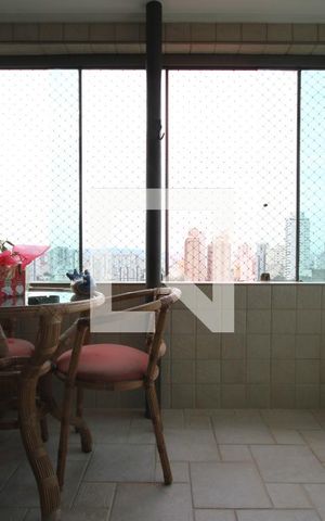 Apartamento à venda com 156m², 3 quartos e 2 vagasVaranda