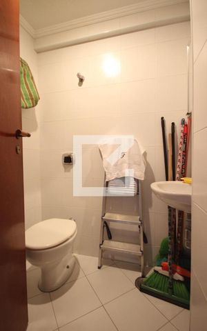 Apartamento à venda com 156m², 3 quartos e 2 vagasBanheiro de Serviço