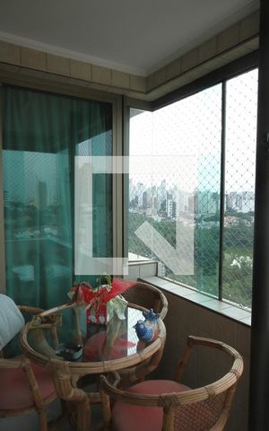 Apartamento à venda com 156m², 3 quartos e 2 vagasVaranda