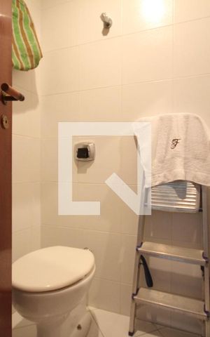 Apartamento à venda com 156m², 3 quartos e 2 vagasBanheiro de Serviço