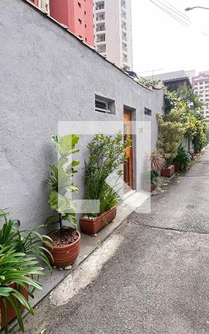 Casa para alugar com 55m², 1 quarto e sem vagaCondomínio