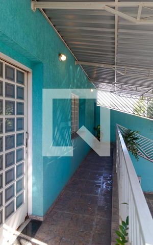 Casa à venda com 106m², 4 quartos e 3 vagas Casa à venda com 106m², 4 quartos e 3 vagasVaranda da Sala (Casa 01)