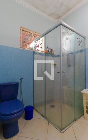 Casa à venda com 106m², 4 quartos e 3 vagas Casa à venda com 106m², 4 quartos e 3 vagasBanheiro da Suíte (Casa 01)
