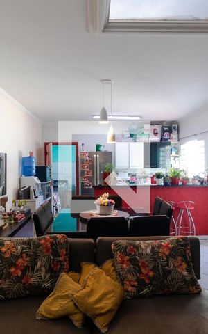 Casa à venda com 106m², 4 quartos e 3 vagas Casa à venda com 106m², 4 quartos e 3 vagasSala (Casa 02)