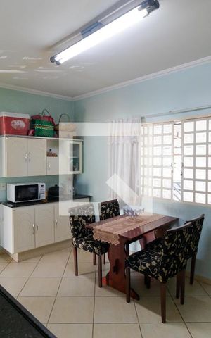 Casa à venda com 106m², 4 quartos e 3 vagas Casa à venda com 106m², 4 quartos e 3 vagasCozinha (Casa 01)
