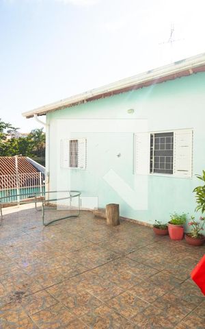 Casa à venda com 106m², 4 quartos e 3 vagas Casa à venda com 106m², 4 quartos e 3 vagasQuintal (Casa 02)