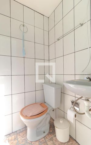 Casa à venda com 106m², 4 quartos e 3 vagas Casa à venda com 106m², 4 quartos e 3 vagasBanheiro da Piscina