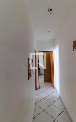 Casa à venda com 106m², 4 quartos e 3 vagas Casa à venda com 106m², 4 quartos e 3 vagasCorredor (Casa 02)