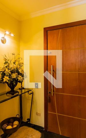 Apartamento à venda com 200m², 4 quartos e 1 vaga Apartamento à venda com 200m², 4 quartos e 1 vagaSala