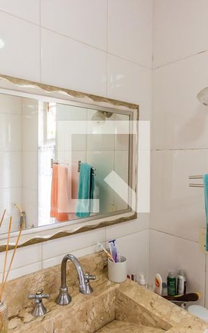 Apartamento à venda com 200m², 4 quartos e 1 vaga Apartamento à venda com 200m², 4 quartos e 1 vagaEspelho
