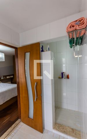 Apartamento à venda com 200m², 4 quartos e 1 vaga Apartamento à venda com 200m², 4 quartos e 1 vagaBanheiro da Suíte