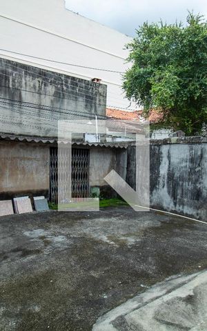 Casa à venda com 538m², 4 quartos e 2 vagas Casa à venda com 538m², 4 quartos e 2 vagasÁrea de Serviço/Quintal