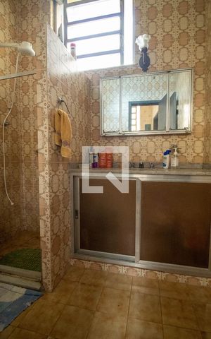 Casa à venda com 538m², 4 quartos e 2 vagas Casa à venda com 538m², 4 quartos e 2 vagasBanheiro Social