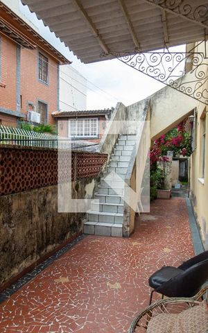 Casa à venda com 538m², 4 quartos e 2 vagas Casa à venda com 538m², 4 quartos e 2 vagasQuintal