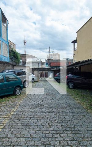Casa à venda com 538m², 4 quartos e 2 vagas Casa à venda com 538m², 4 quartos e 2 vagasEstacionamento