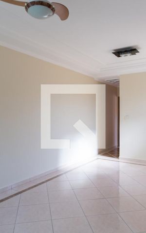 Casa à venda com 150m², 3 quartos e 2 vagas Casa à venda com 150m², 3 quartos e 2 vagasSala