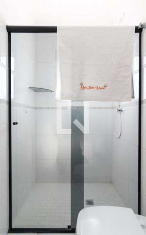 Casa à venda com 150m², 3 quartos e 2 vagas Casa à venda com 150m², 3 quartos e 2 vagasBanheiro