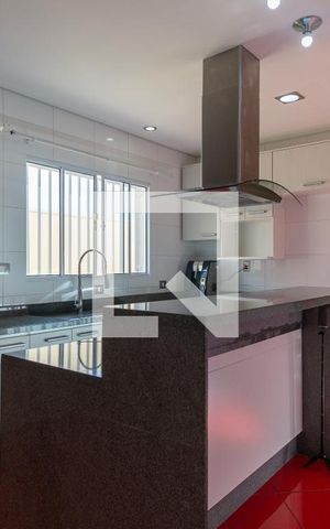 Casa à venda com 150m², 3 quartos e 2 vagas Casa à venda com 150m², 3 quartos e 2 vagasCozinha