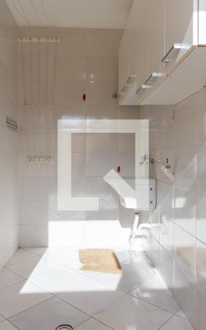 Casa à venda com 150m², 3 quartos e 2 vagas Casa à venda com 150m², 3 quartos e 2 vagasÁrea de Serviço