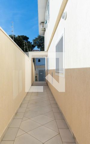 Casa à venda com 150m², 3 quartos e 2 vagas Casa à venda com 150m², 3 quartos e 2 vagasCorredor