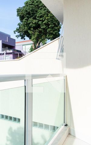 Casa à venda com 150m², 3 quartos e 2 vagas Casa à venda com 150m², 3 quartos e 2 vagasVaranda