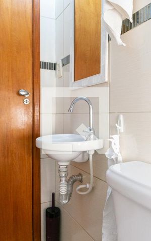 Casa à venda com 150m², 3 quartos e 2 vagas Casa à venda com 150m², 3 quartos e 2 vagasLavabo