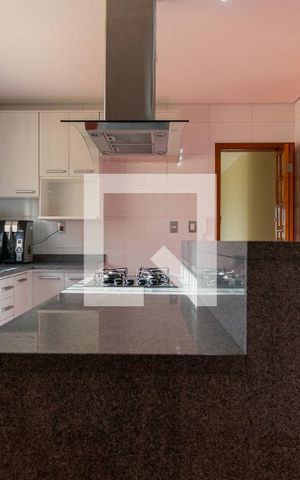 Casa à venda com 150m², 3 quartos e 2 vagas Casa à venda com 150m², 3 quartos e 2 vagasCozinha
