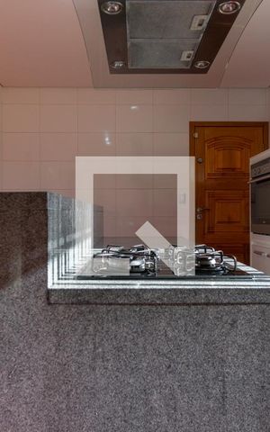 Casa à venda com 150m², 3 quartos e 2 vagas Casa à venda com 150m², 3 quartos e 2 vagasCozinha