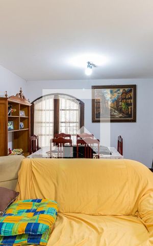 Casa para alugar com 300m², 4 quartos e 2 vagas Casa para alugar com 300m², 4 quartos e 2 vagasSala