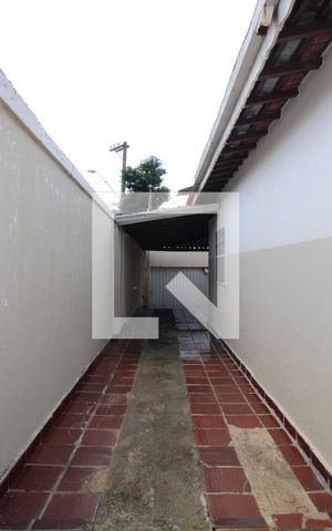 Casa à venda com 176m², 3 quartos e 3 vagasCorredor externo