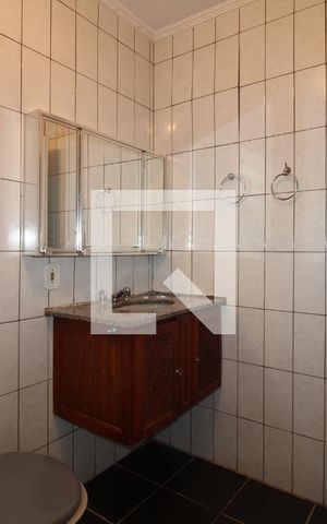 Casa à venda com 176m², 3 quartos e 3 vagasBanheiro Social