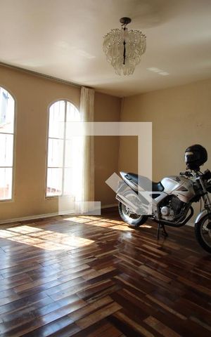 Casa à venda com 176m², 3 quartos e 3 vagasSala