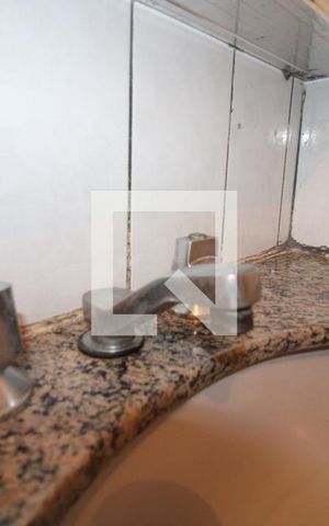 Casa à venda com 176m², 3 quartos e 3 vagasBanheiro Social