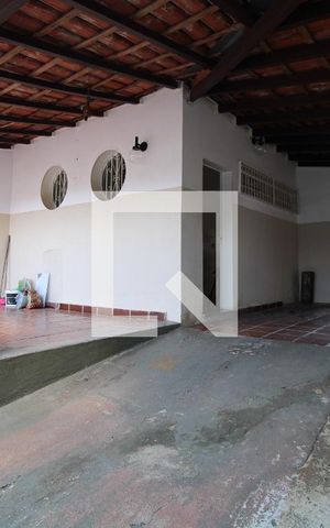 Casa à venda com 176m², 3 quartos e 3 vagasGaragem