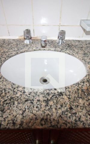 Casa à venda com 176m², 3 quartos e 3 vagasBanheiro da suíte