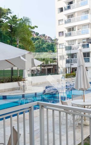 Apartamento à venda com 95m², 3 quartos e 2 vagas Apartamento à venda com 95m², 3 quartos e 2 vagasÁrea comum - Piscina