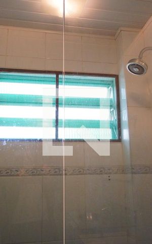 Casa à venda com 360m², 5 quartos e 5 vagasBanheiro Corredor