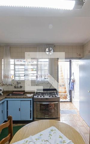 Casa à venda com 175m², 4 quartos e 1 vaga Casa à venda com 175m², 4 quartos e 1 vagaCozinha