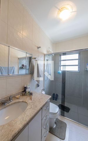 Casa à venda com 175m², 4 quartos e 1 vaga Casa à venda com 175m², 4 quartos e 1 vagaBanheiro Suite